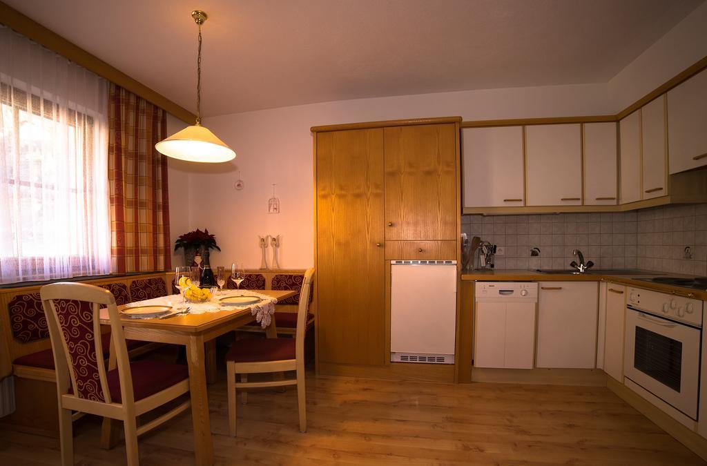 Alberts Bellevue Appartements Nauders Quarto foto
